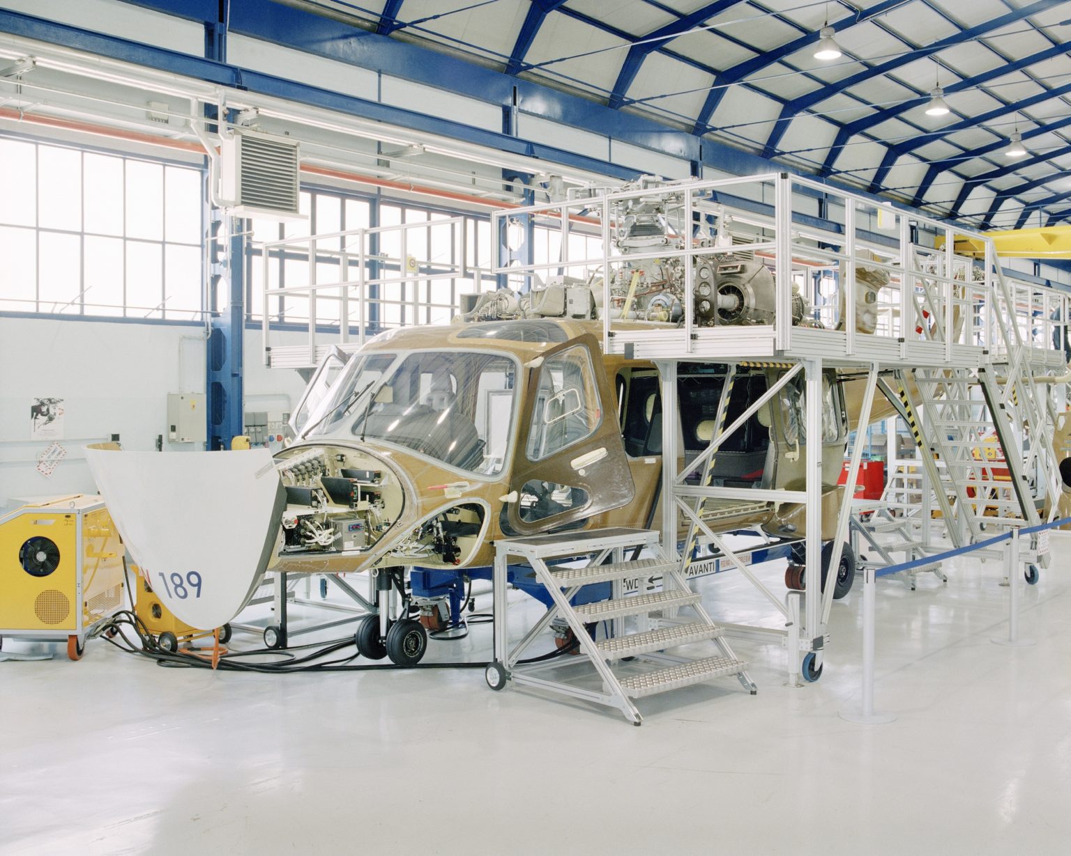 Leonardo, Vergiate (VA), 2017. Training Academy of Leonardo Finmeccanica helicopters. View of the AW189 helicopter inside the maintainence training simulator. ><

Leonardo, Vergiate (VA), 2017. Training Academy di Leonardo Finmeccanica divisione elicotteri. Elicottero AW189 allinterno del maintainence training simulator.