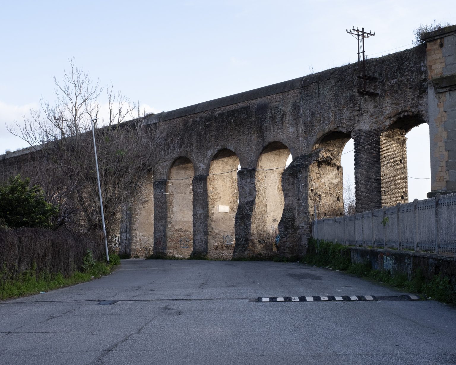 Rome, January 2021 - Arches of Acquedotto Felice on Via Casilina Vecchia
><
Roma, gennaio 2021-  Archi dellacquedotto Felice su via Casilina Vecchia