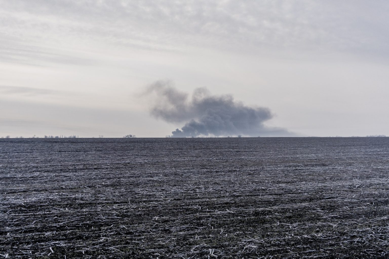 01563824 UKRAINE, Kramatorsk. February 24, 2022 - Smoke rises after explosions have been heard on the outskirts of Kramatorsk.*** SPECIAL   FEE   APPLIES *** *** Local Caption *** 01563824